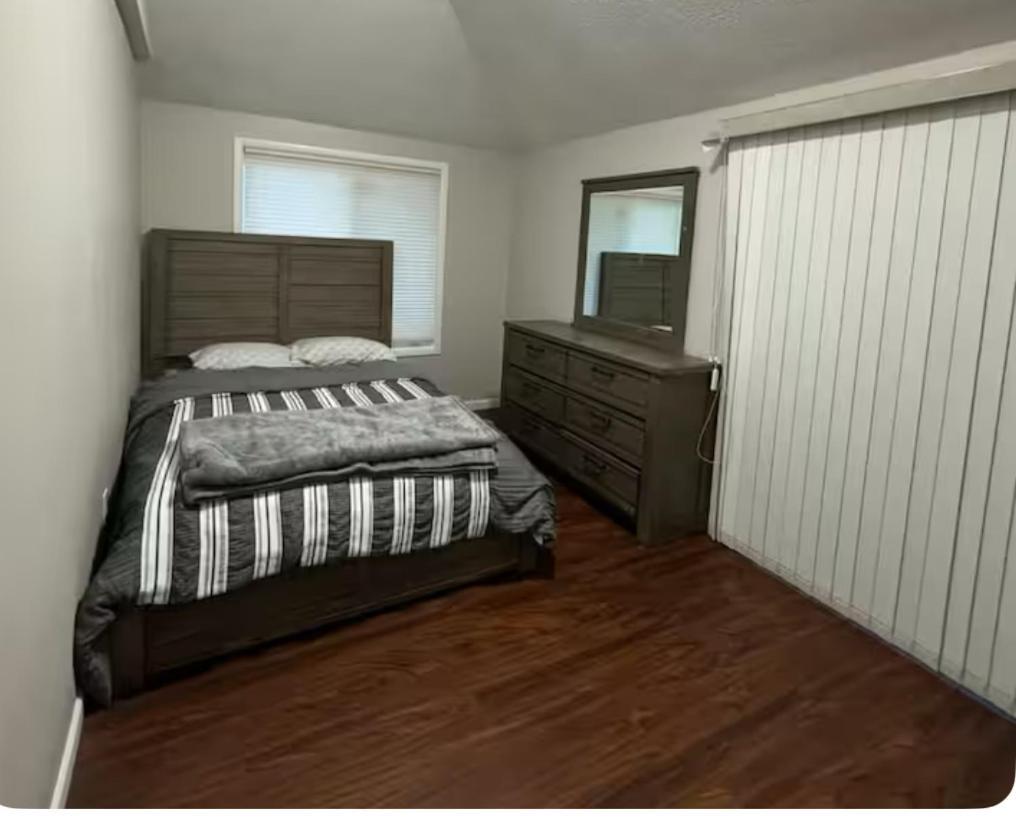 Sw Hill Holiday home *